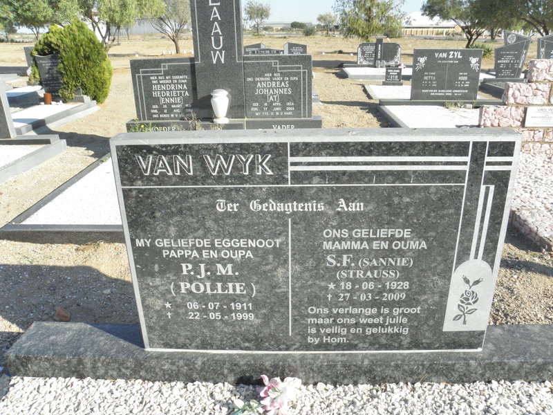 WYK P.J.M., van 1911-1999 &amp; S.F.STRAUSS 1928-2009
