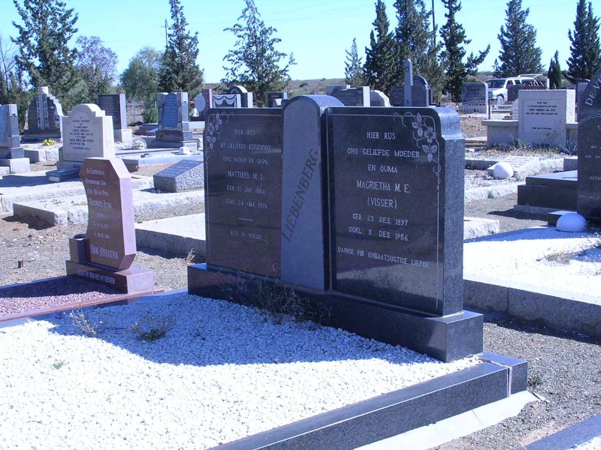 LIEBENBERG Mathys M.L. 1884-1976 &amp; Magrietha M.E. VISSER 1897-1986