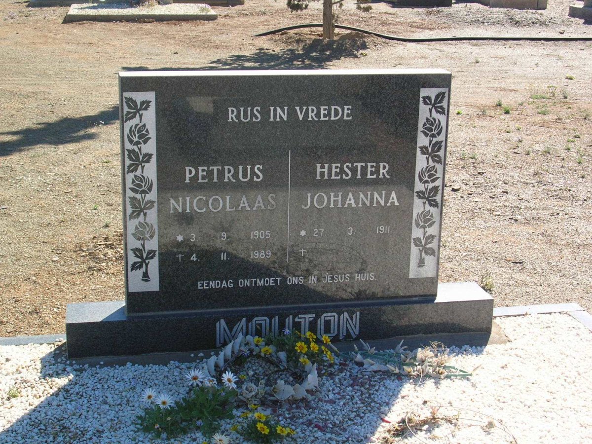 MOUTON Petrus Nicolaas 1905-1989 &amp; Hester Johanna 1911-