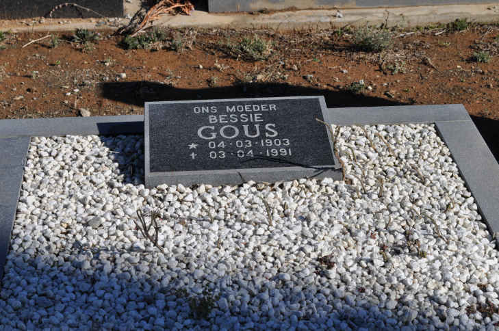 GOUS Bessie 1903-1991