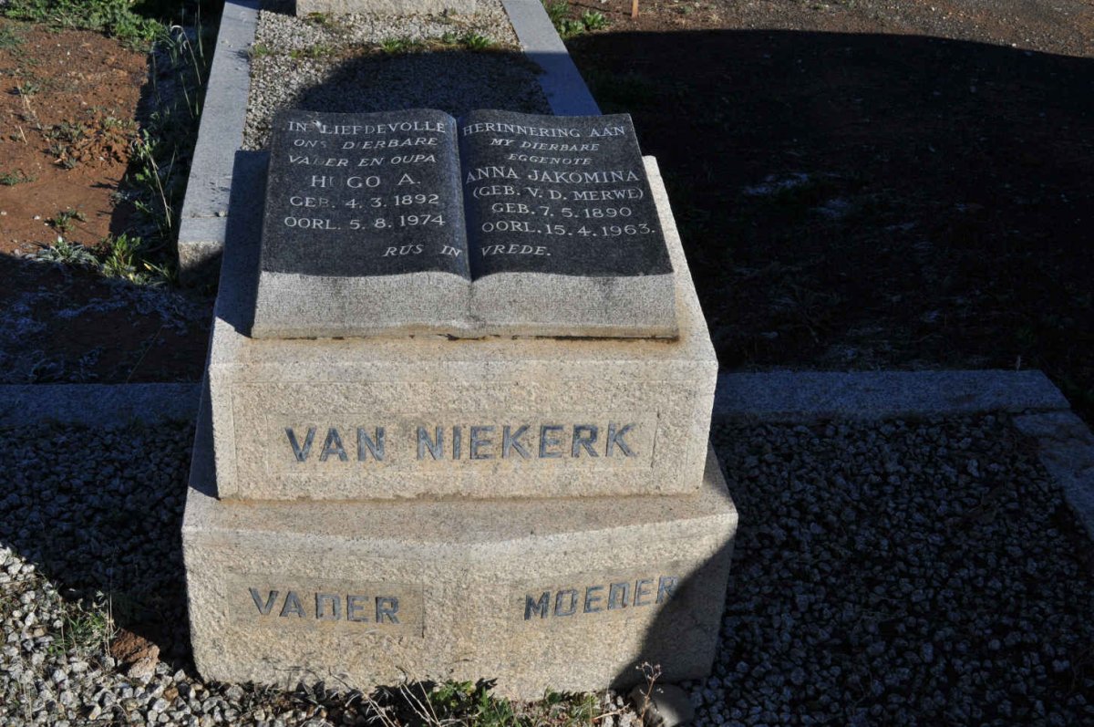 NIEKERK Hugo A., van 1892-1974 &amp; Anna Jakomina V.D. MERWE 1890-1963