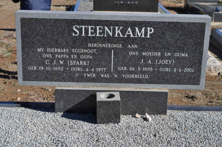 STEENKAMP C.J.W. 1892-1977 &amp; J.A.. 1898-2001