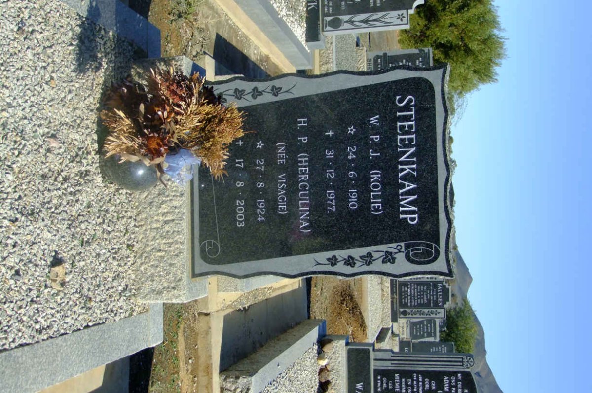 STEENKAMP W.P.J. 1910-1977 &amp; Herculina P. VISAGIE 1924-2003