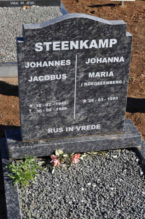 STEENKAMP Johannes Jacobus 1943-1998 &amp; Johanna Maria KOEGELENBERG 1953-
