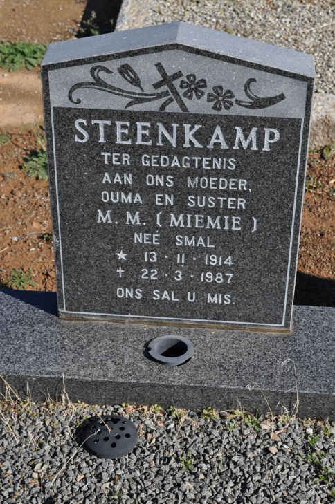 STEENKAMP M.M. nee SMAL 1914-1987