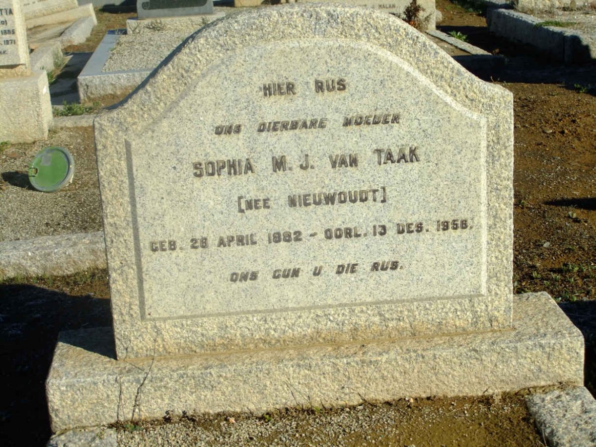 TAAK Sophia M.J., van nee NIEUWOUDT 1882-1956