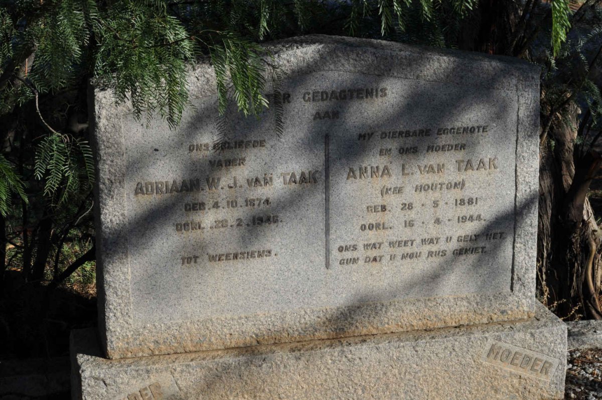 TAAK Adriaan W.J., van 1874-1946 &amp; Anna L. MOUTON 1881-1944