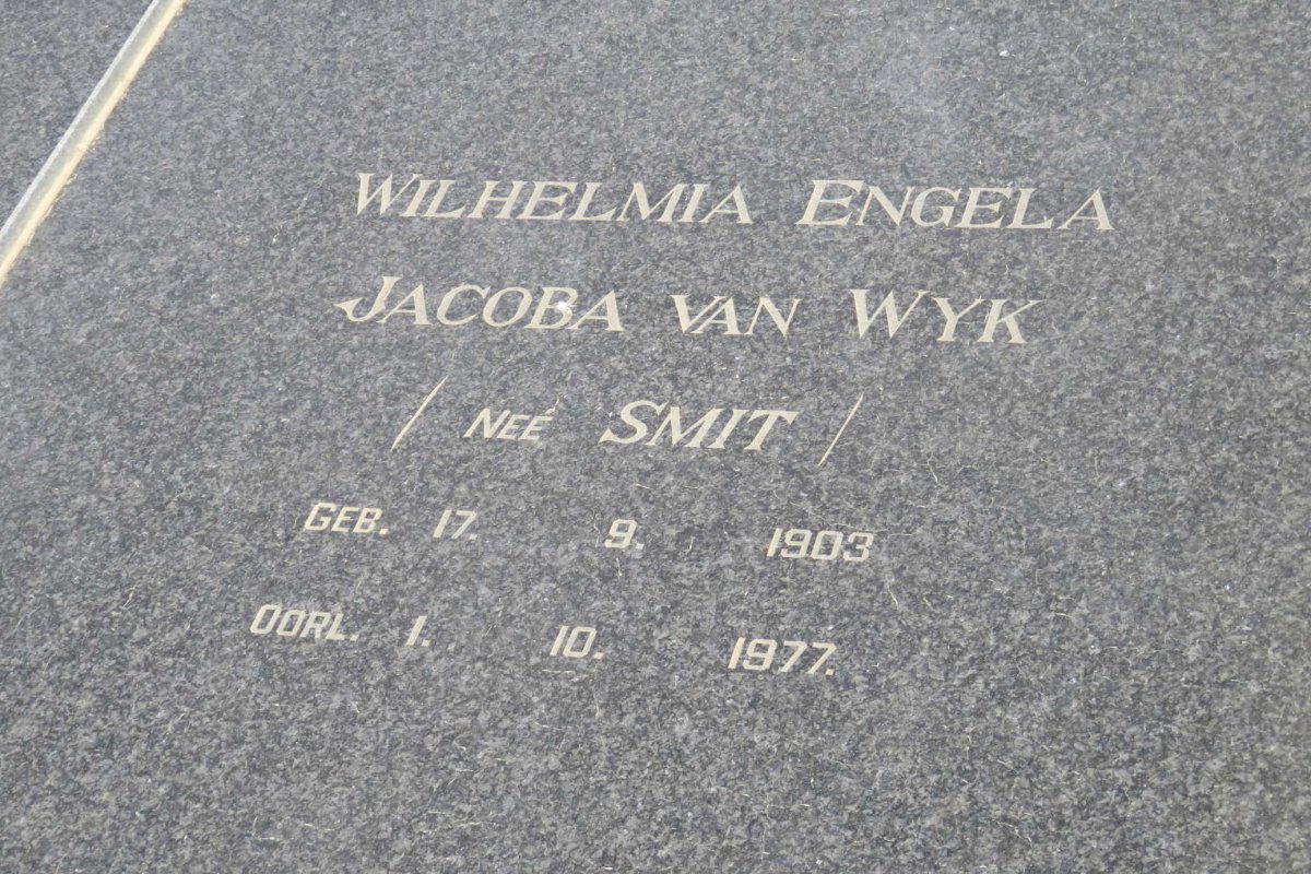 BERG Abraham Albertus, van der 1912-1988 &amp; Wilhelmia Engela Jacoba Van Wyk SMIT 1903-1977