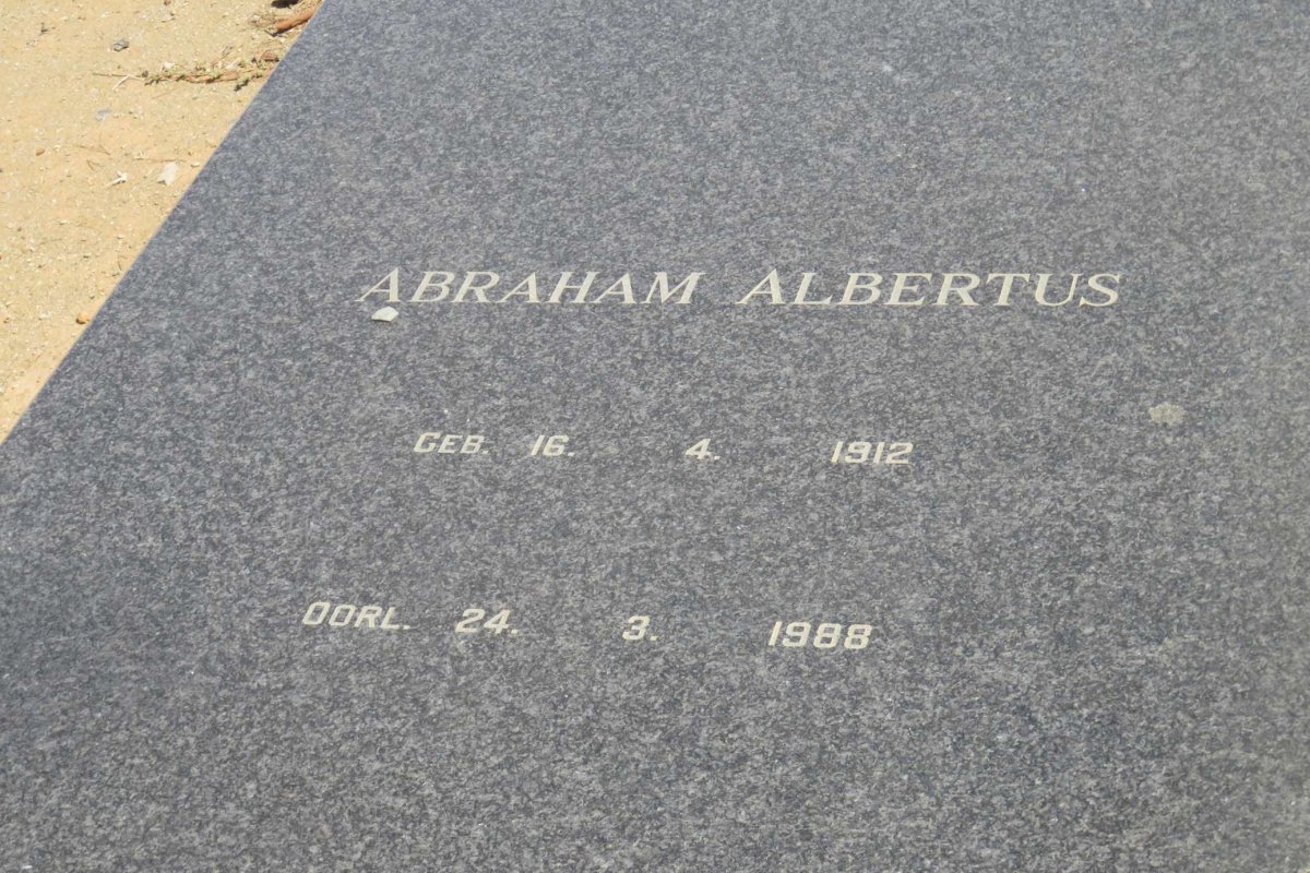 BERG Abraham Albertus, van der 1912-1988 &amp; Wilhelmia Engela Jacoba Van Wyk SMIT 1903-1977
