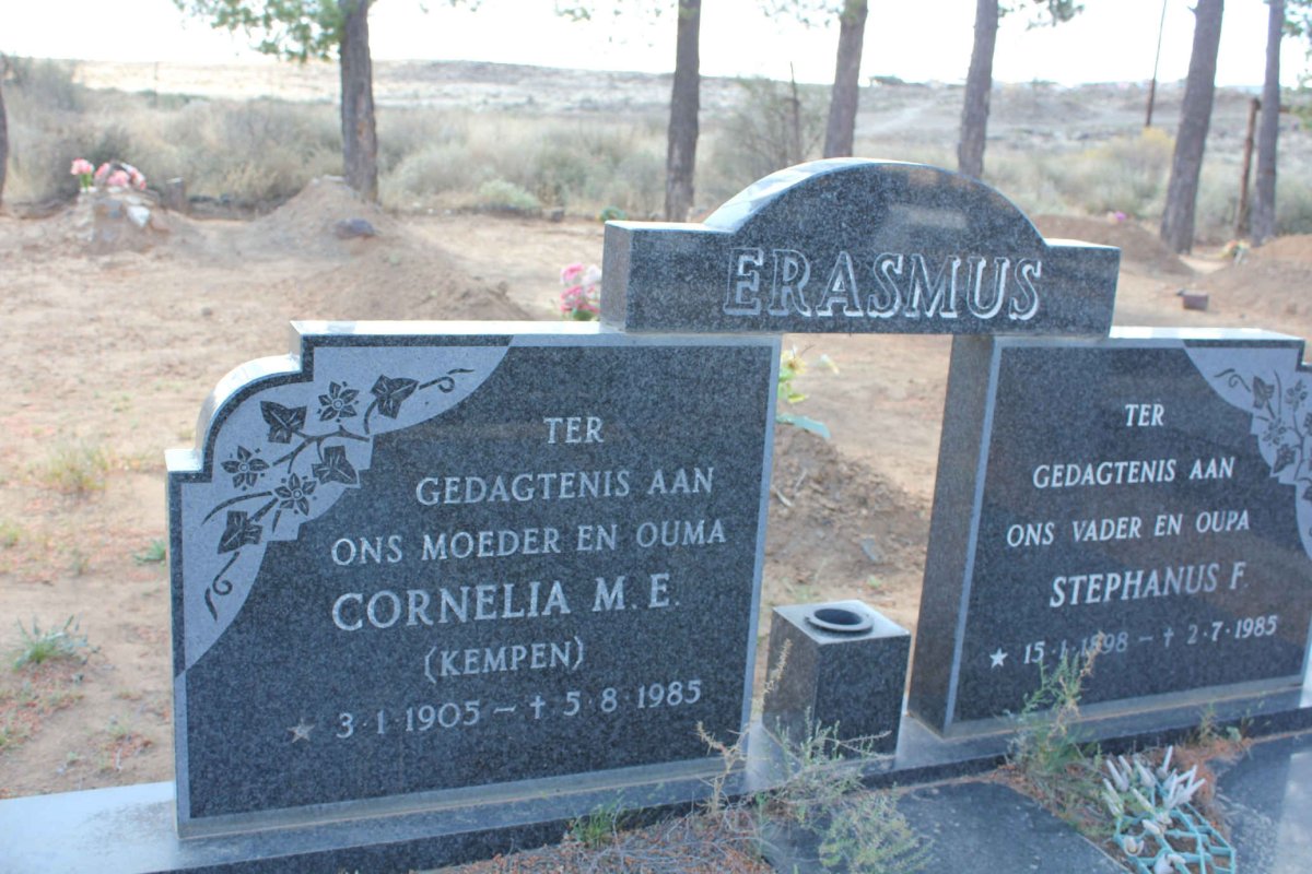 ERASMUS Stephanus F. 1898-1985 &amp; Cornelia M.E. KEMPEN 1905-1985