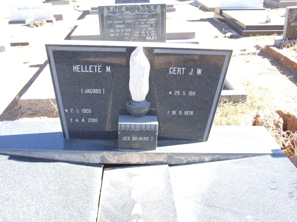 SPANGENBERG Gert J.W. 1911-1978 &amp; Hellette M. JACOBS 1926-2000