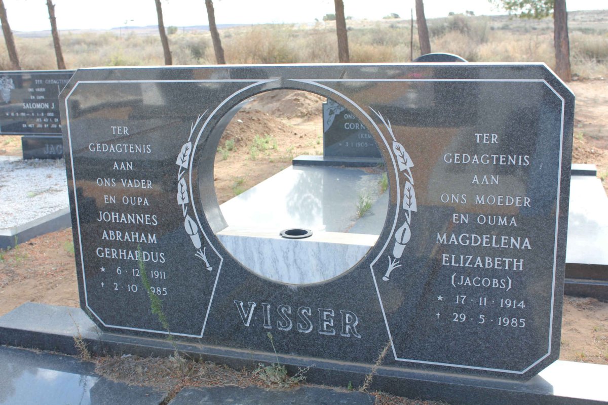 VISSER Johannes Abraham Gerhardus 1911-1985 &amp; Magdalena Elizabeth JACOBS 1914-1985