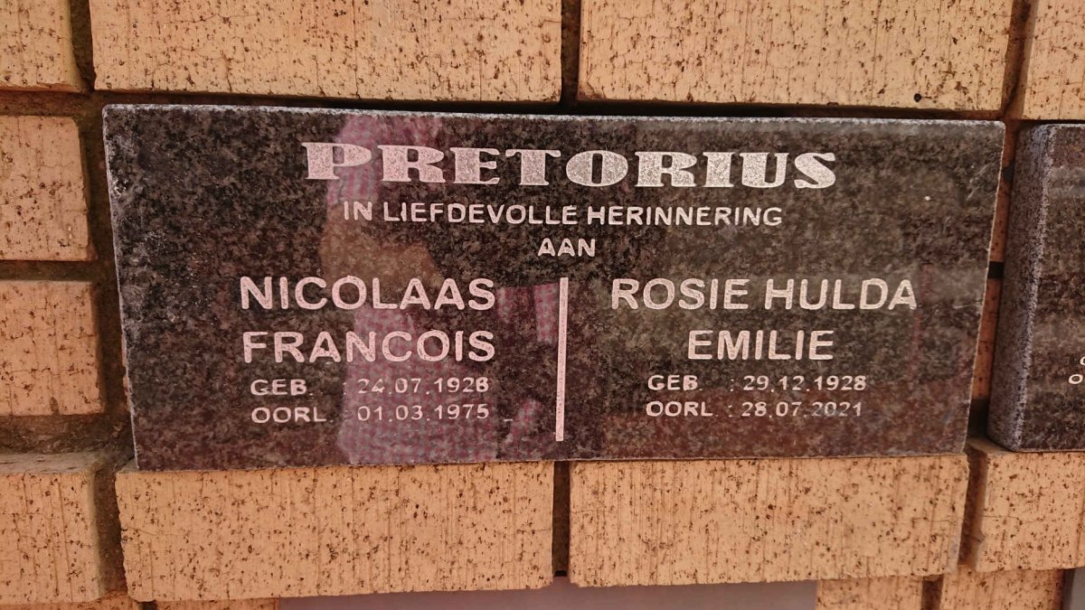 PRETORIUS Nicolaas Francois 1928-1975 &amp; Rosie Hulda Emilie 1928-2021