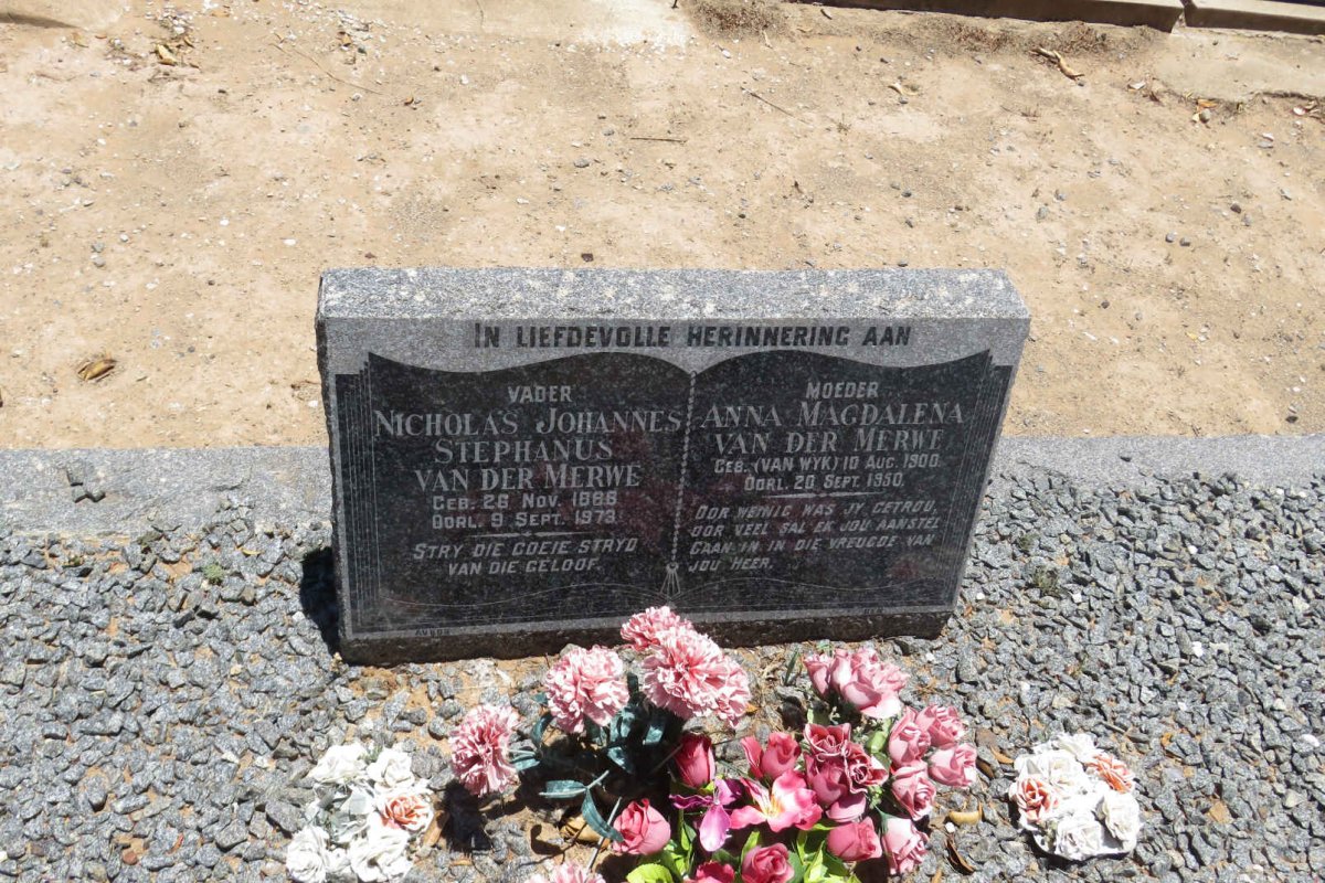 MERWE Nicholas Johannes Stephanus, van der 1888-1973 &amp; Anna Magdalena VAN WYK 1900-1950