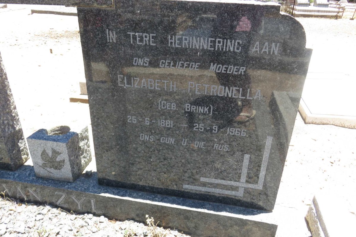 ZYL Daniel Nicolaas, van 1879-1959 &amp; Elizabeth Petronella BRINK 1881-1966