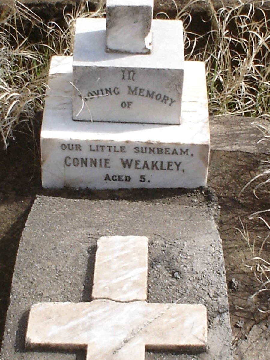 WEAKLEY Connie