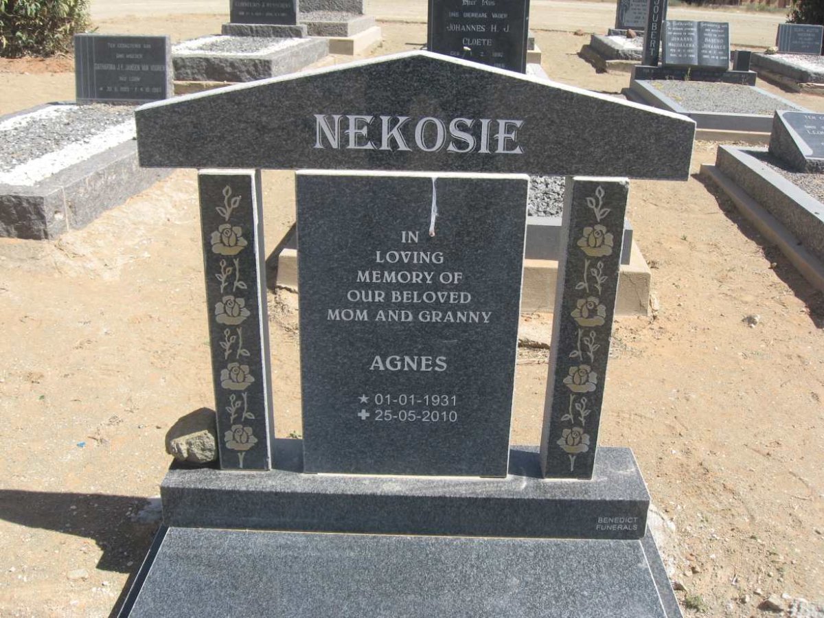 NEKOSIE Agnes 1931-2010