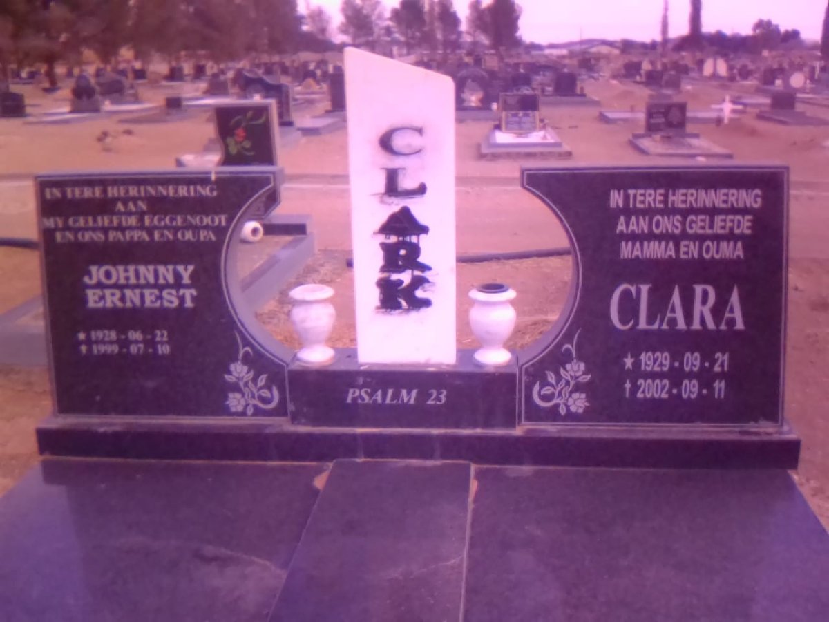 CLARK Johnny Ernest 1928-1999 &amp; Clara 1929-2002
