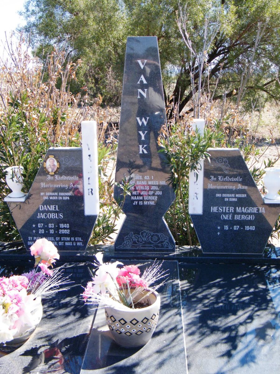 WYK Daniel Jacobus, van 1940-2002 &amp; Hester Magrieta BERGH 1940-