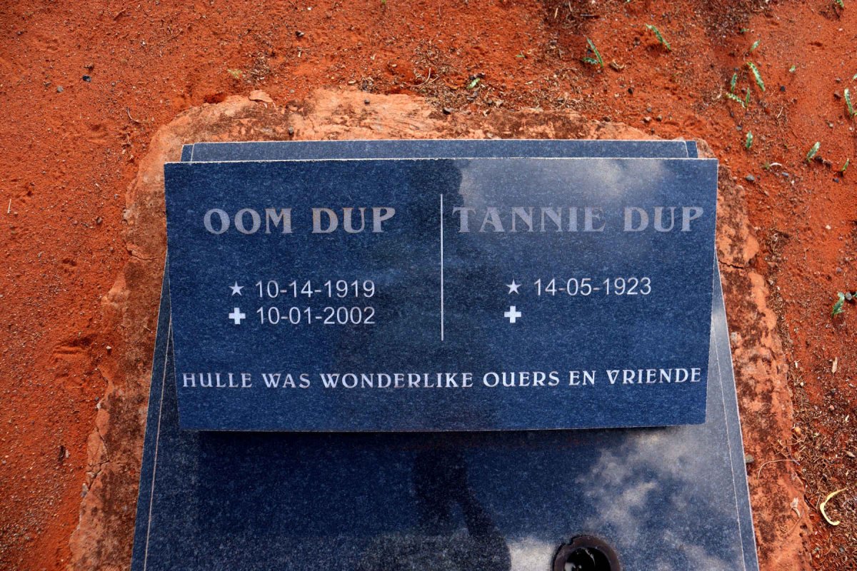 ? Oom Dup 1919-2002 & Tannie Dup 1923-