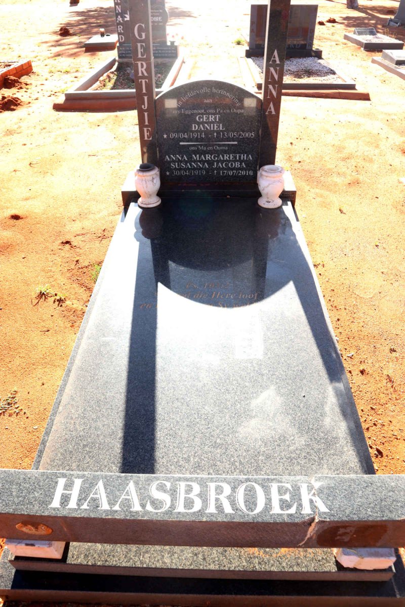 HAASBROEK Gert Daniel 1914-2005 & Anna Margaretha Susanna Jacoba 1919-2010