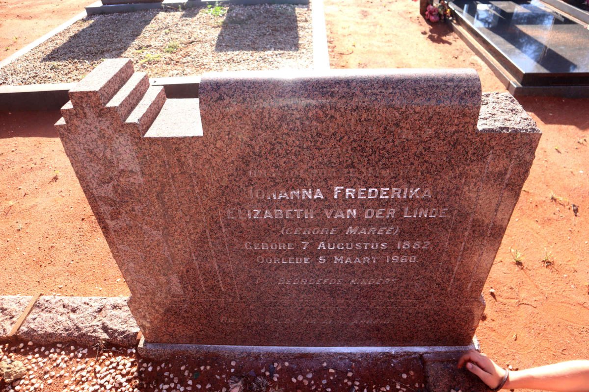 LINDE James Alwyn, van der 1881-1945 & Johanna Frederika Elizabeth MAREE 1882-1960 _1