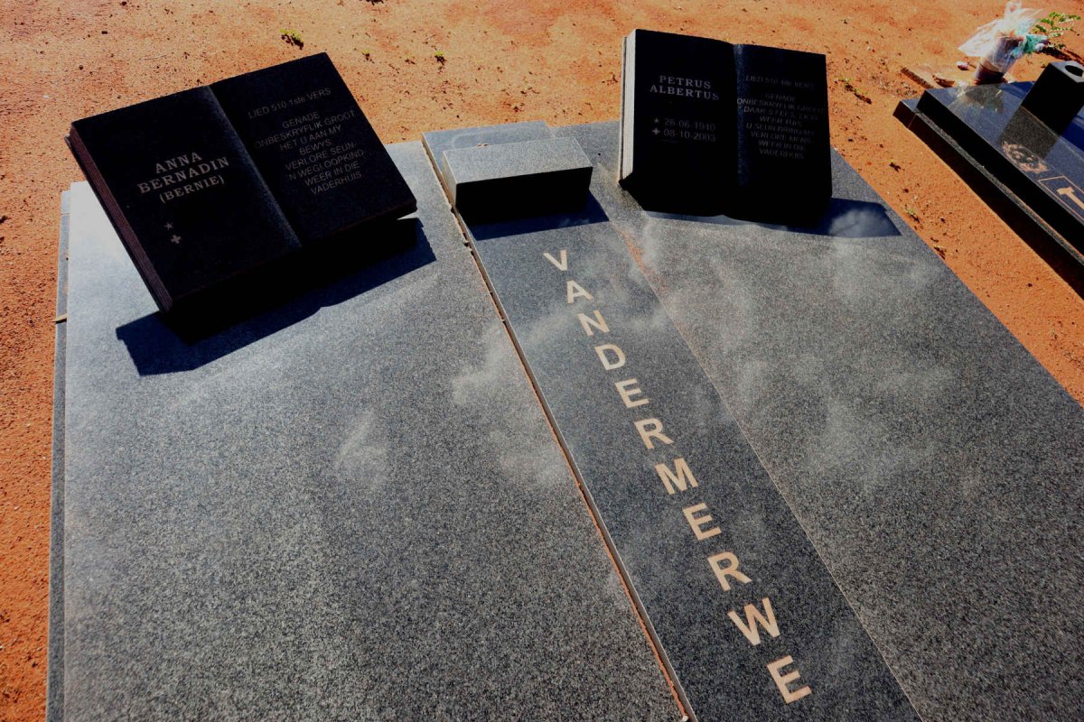MERWE Petrus Albertus, van der 1940-2003 & Anna Bernadin _1 