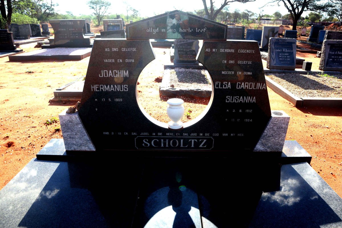 SCHOLTZ Joachim Hermanus 1909- & Elsa Carolina Susanna 1912-1984