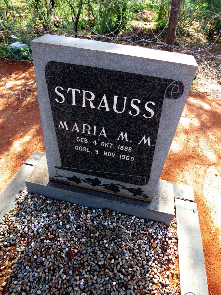 STRAUSS Maria M.M. 1886-1969