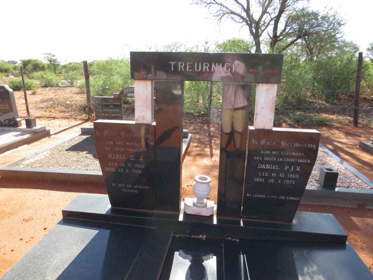 TREURNICH Daniel P.J.R. 1900-1975 & Maria C.J. 1905-1986