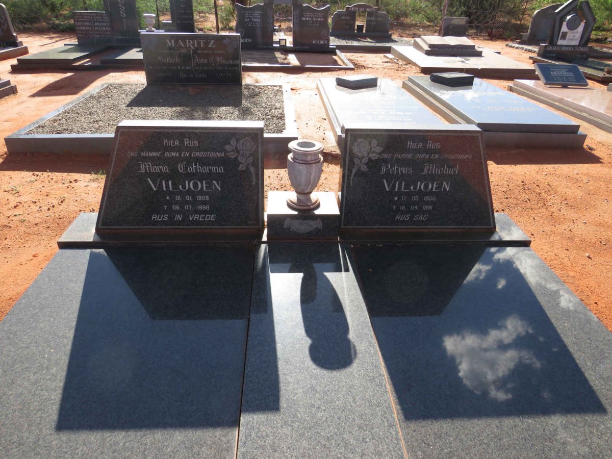 VILJOEN Petrus Michiel 1906-1991 & Maria Catharina 1909-1998