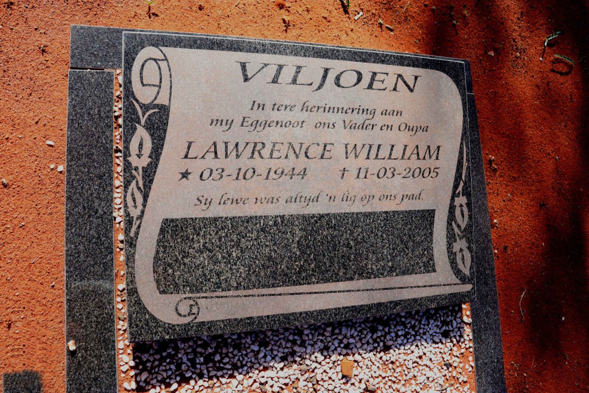 VILJOEN Lawrence William 1944-2005