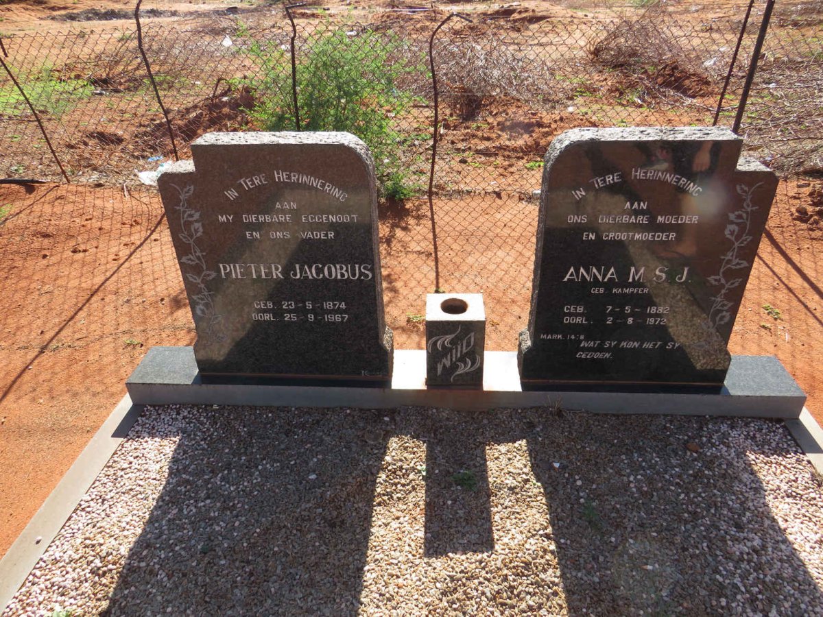 WIID Pieter Jacobus 1874-1967 & Anna M.S.J. KAMPFER 1882-1972 