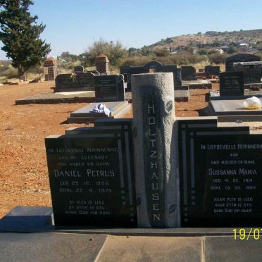 HOLTZHAUSEN Daniel Petrus 1906-1974 &amp; Sussanna Maria 1914-1994