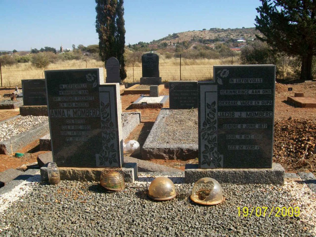 MOMBERG Jacob J. 1877-1961 &amp; Anna C. BOTES 189?-1959
