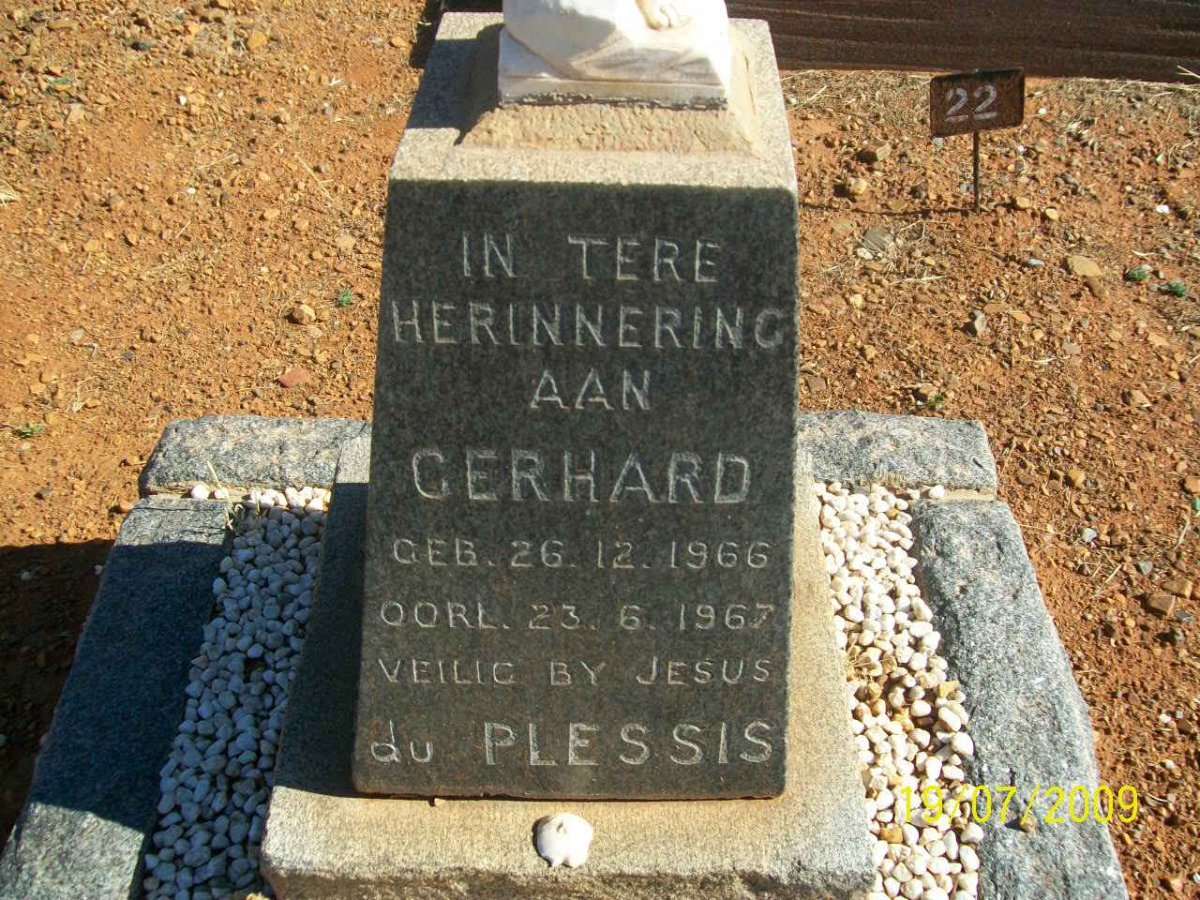 PLESSIS Gerhard, du 1966-1967