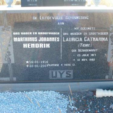 UYS Marthinus Johannes Hendrik 1916-2007 &amp; Lauricia Catharina BEZUIDENHOUT 1917-1982