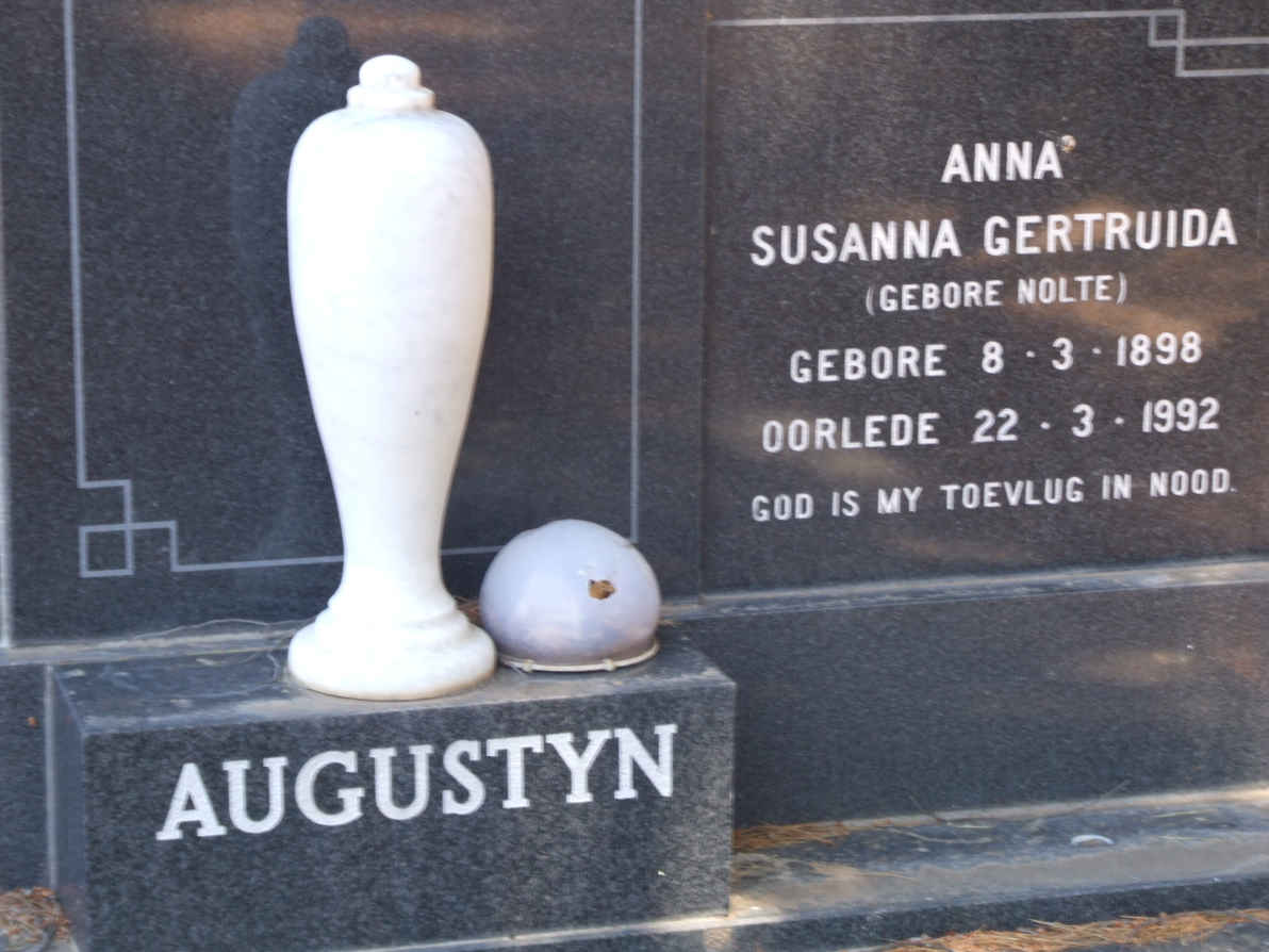 AUGUSTYN Anna Susanna Gertruida nee NOLTE 1898-1992