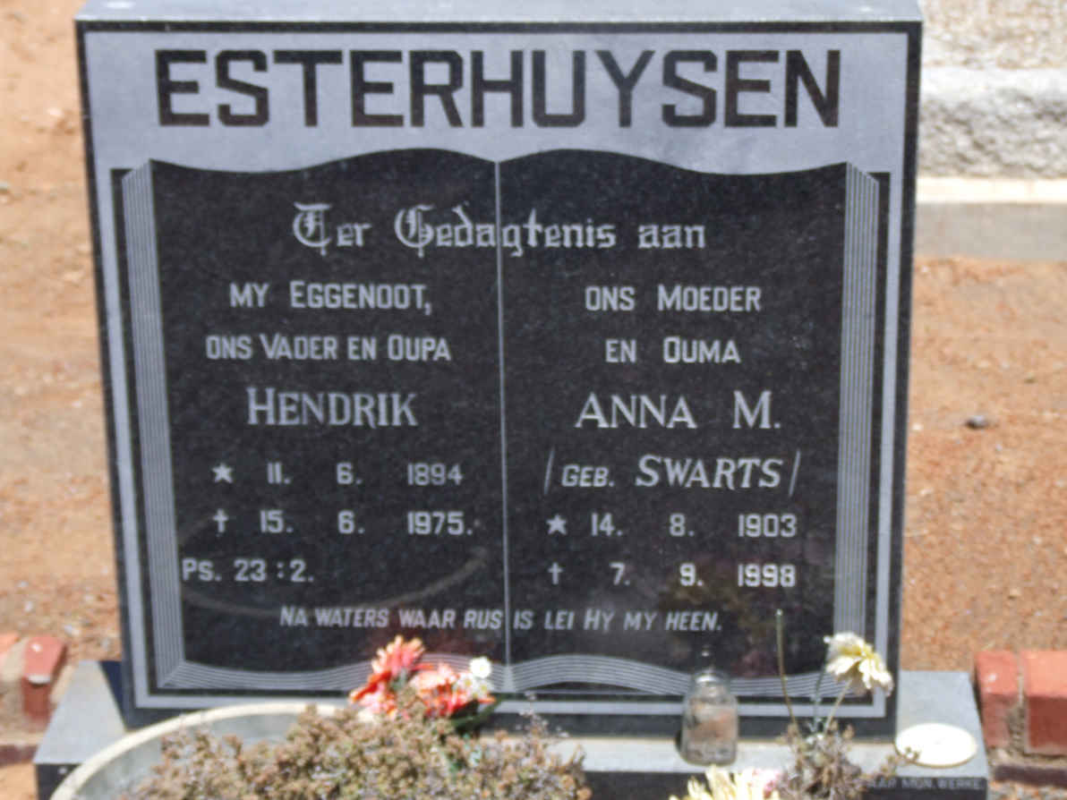 ESTERHUYSEN Hendrik 1894-1975 &amp; Anna M. SWARTS 1903-1998