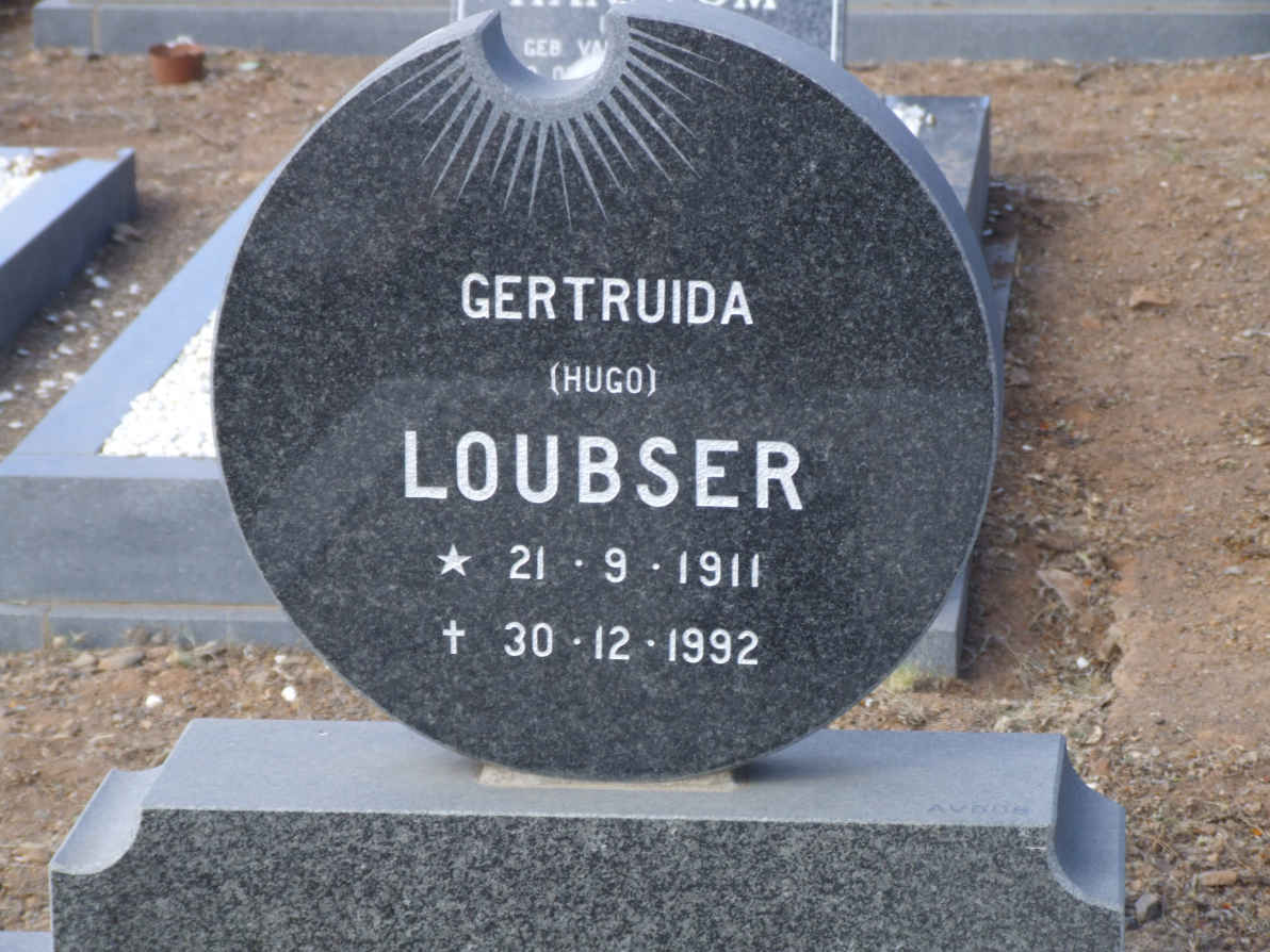 LOUBSER Gertruida nee HUGO 1911-1992
