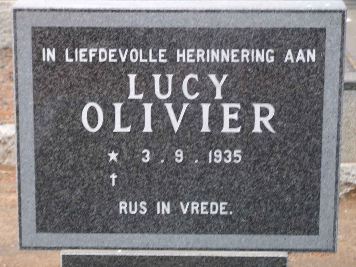 OLIVIER Lucy 1935-