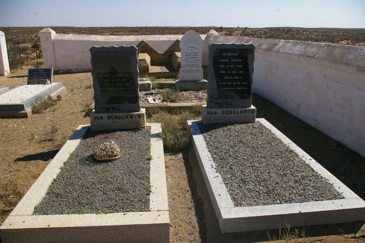 SCHALKWYK Ockert Gerbrandt, van 1891-1960 &amp; Madeleine PIENAAR 1898-1981