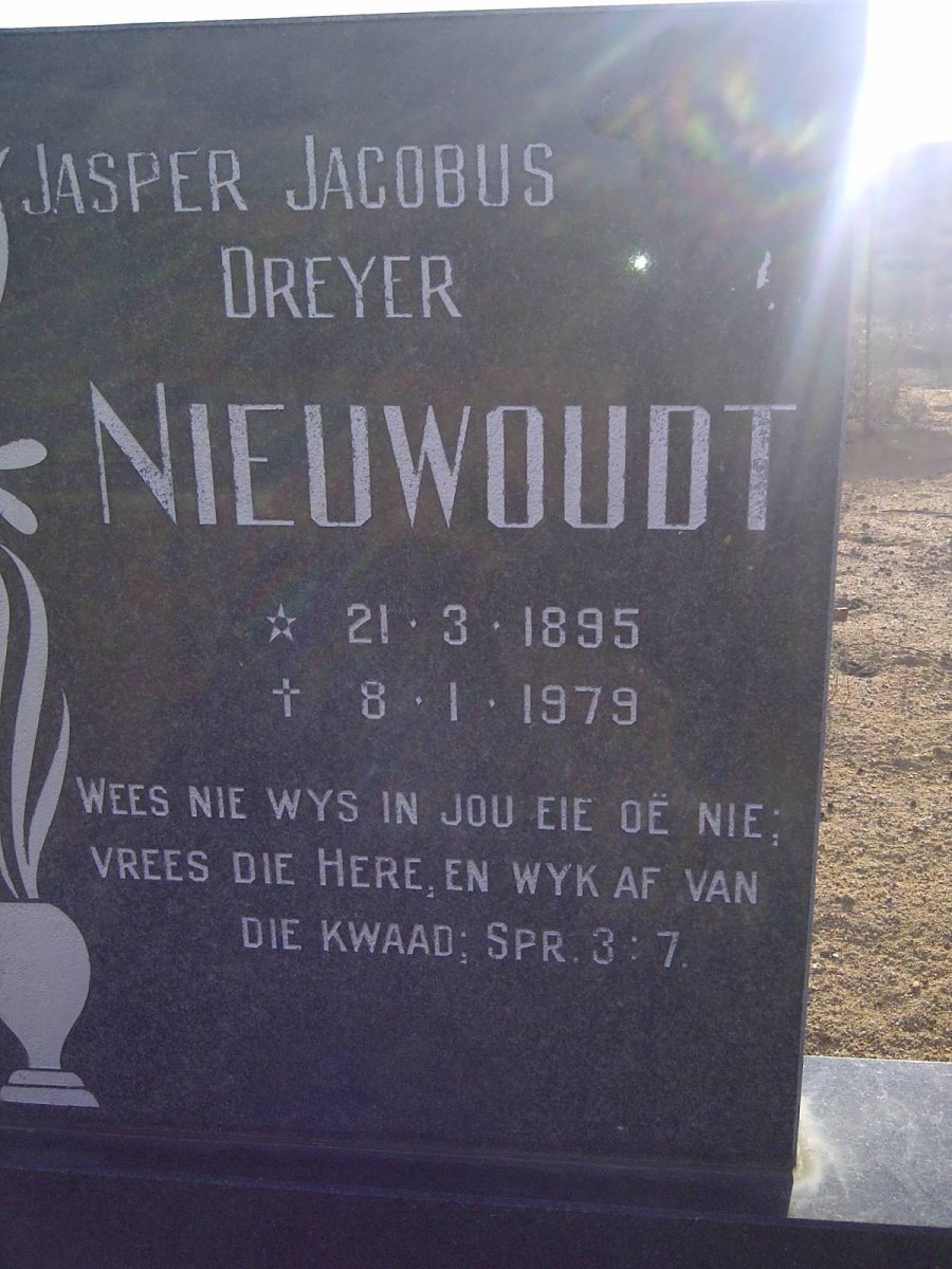NIEUWOUDT Jasper Jacobus Dreyer 1895-1979