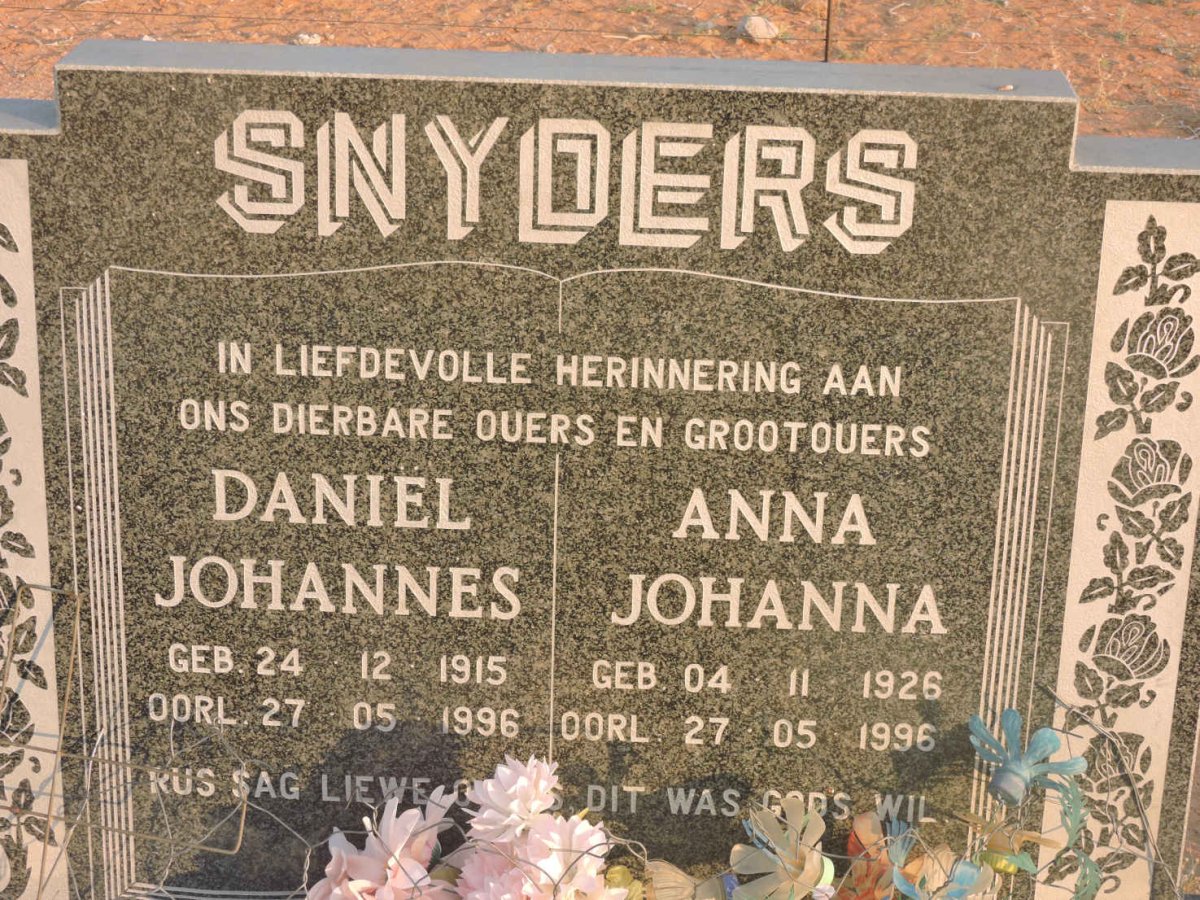 SNYDERS Daniel Johannes 1915-1996 &amp; Anna Johanna 1926-1996