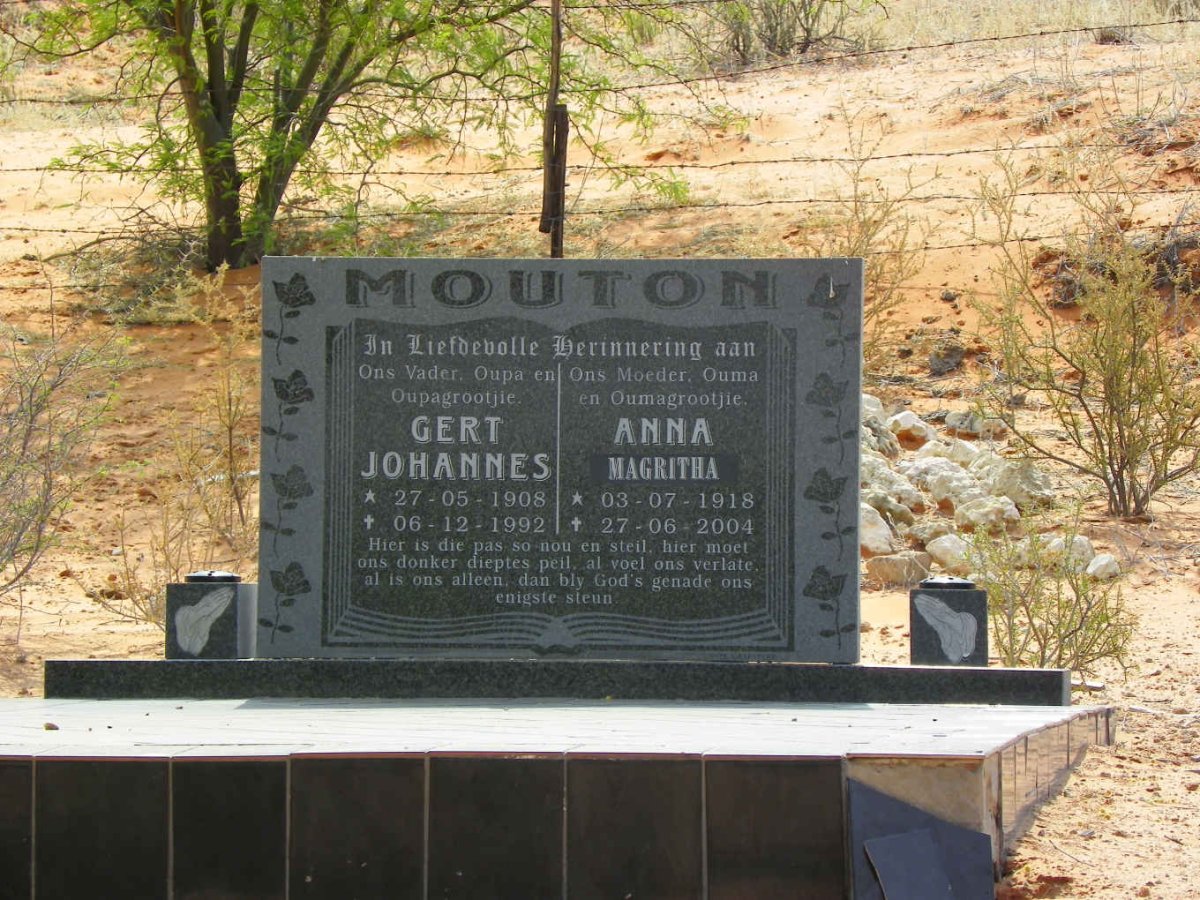 MOUTON Gert Johannes 1908-1992 &amp; Anna Magritha 1918-2004