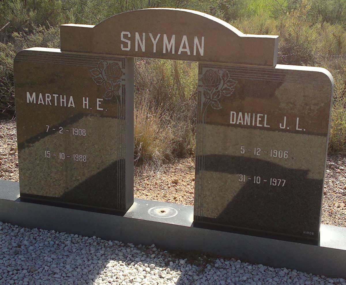 SNYMAN Daniel J.L. 1906-1977 &amp; Martha H.E. 1908-1988