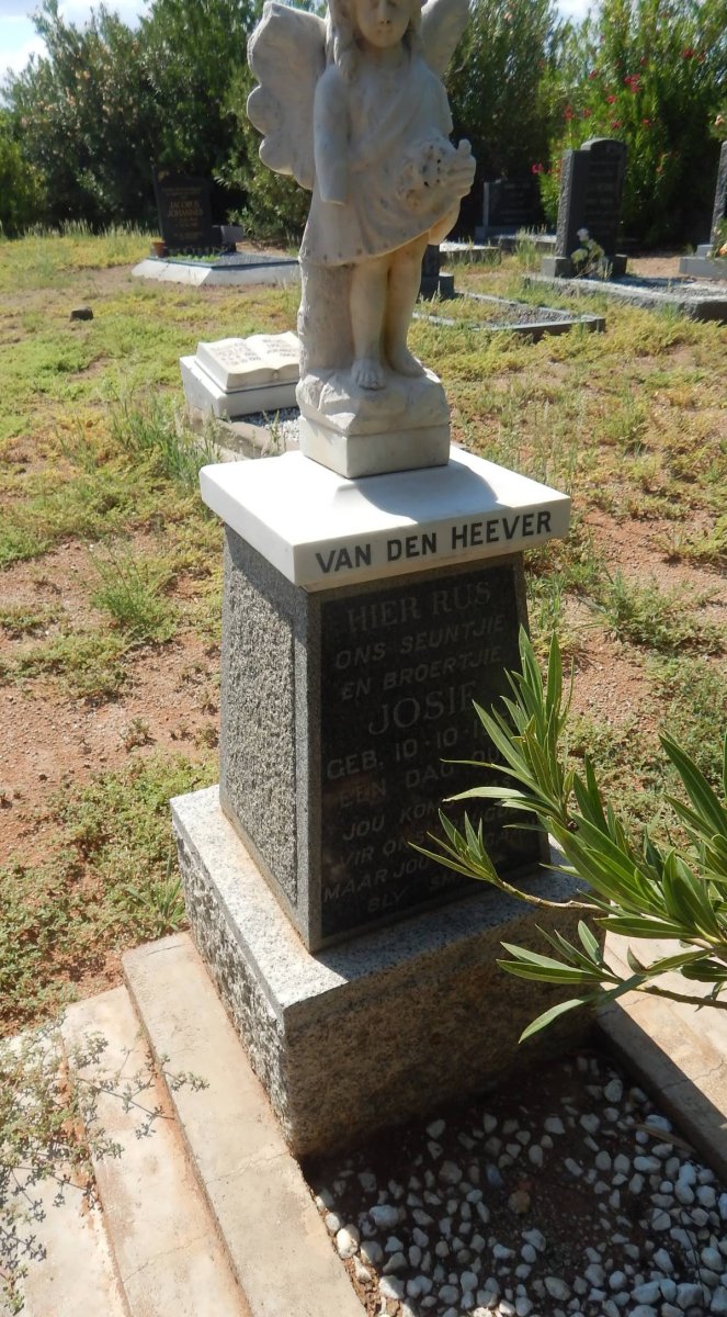HEEVER Josie, van den 
