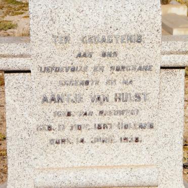 HULST Aantje, van nee VAN REEUWYK 1867-1938