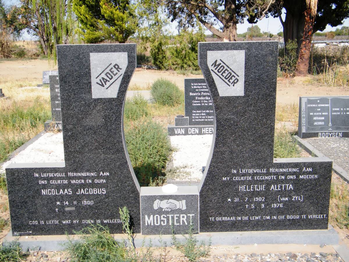MOSTERT Nicolaas Jacobus 1900- &amp; Heletjie Aletta VAN ZYL 1902-1976