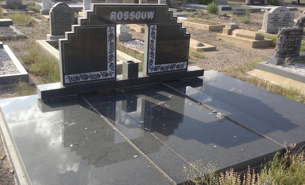 ROSSOUW Piet 1935-2000 &amp; Susan 1943-1997 :: ROSSOUW Corné 1979-1997